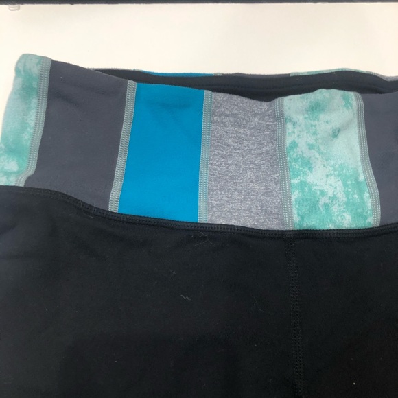 Lululemon Women’s Capri workout pants Size 8 - Picture 4 of 5